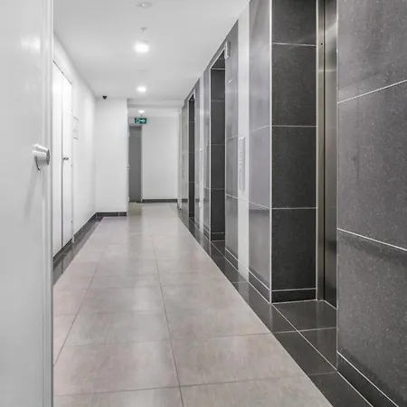 Cosy 1-Bed With 41St Floor City Views Pool & Gym Brisbane Exterior photo